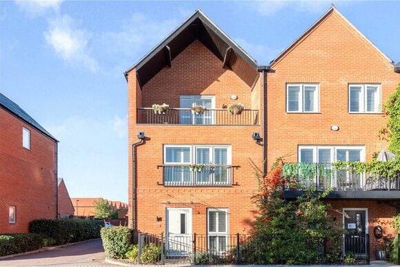 Venta Drive, Hampshire, SO22