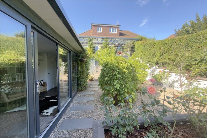 Cherry Tree Road, Buckinghamshire, HP9