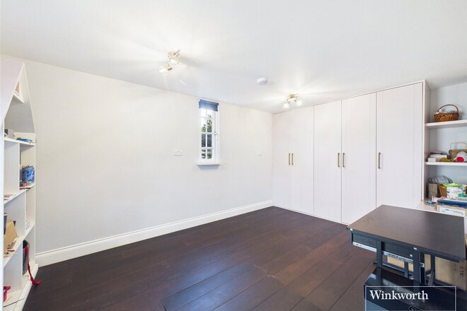 Highmeadow Crescent, London, NW9