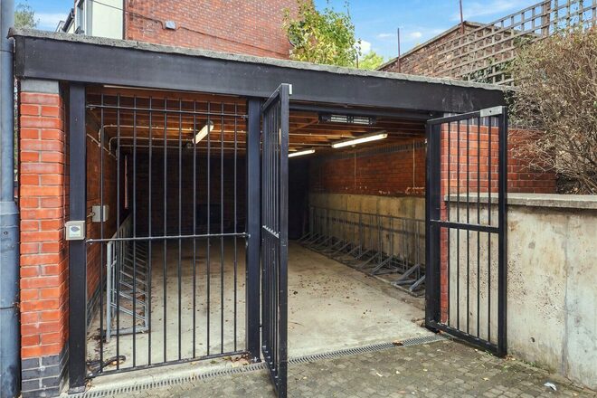 Leverton Close, London, N22