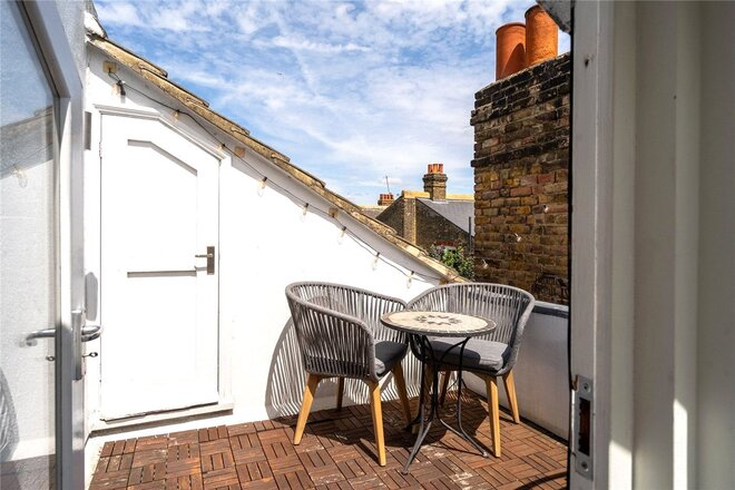 Sternhold Avenue, London, SW2