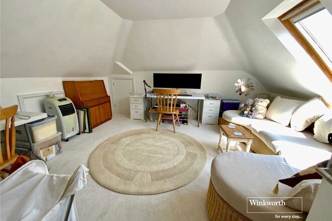 Lingwood Avenue, Dorset, BH23