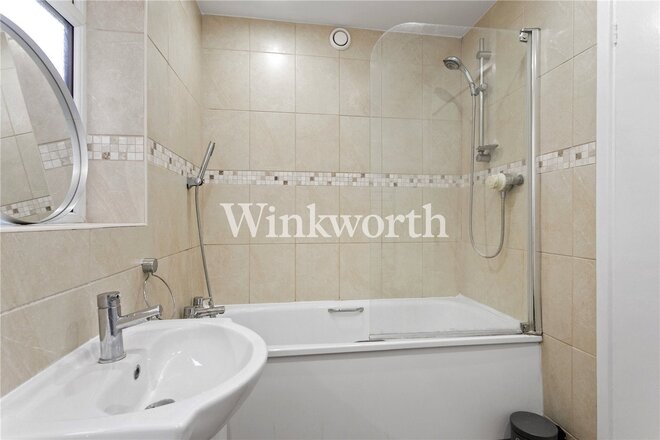 Springbank, London, N21