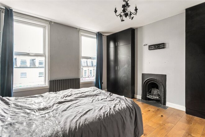 St. James's Street, London, E17
