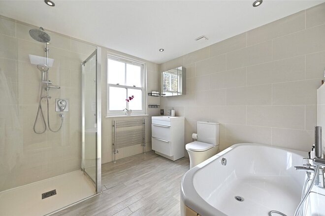 Aycliffe Road, London, W12
