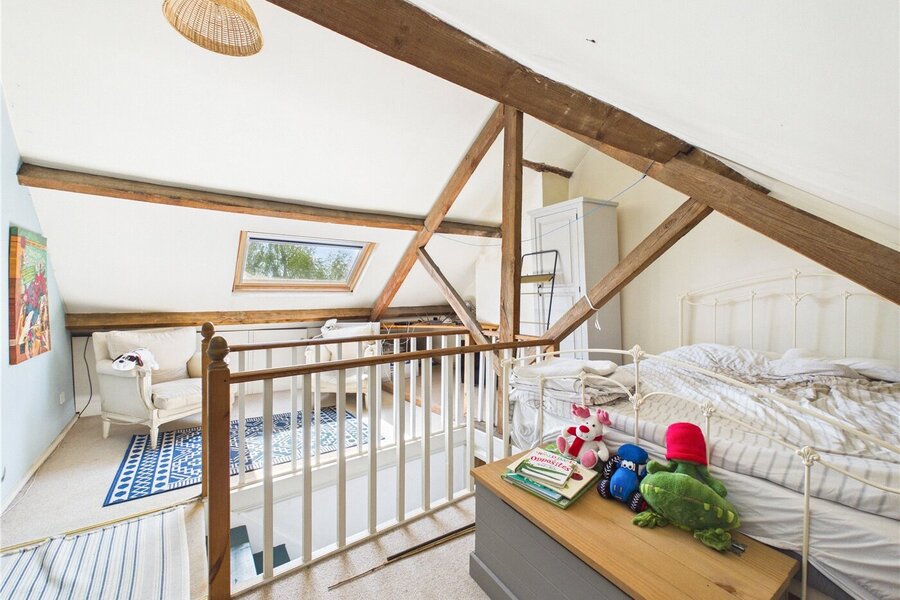 Attic Room/Bedroom