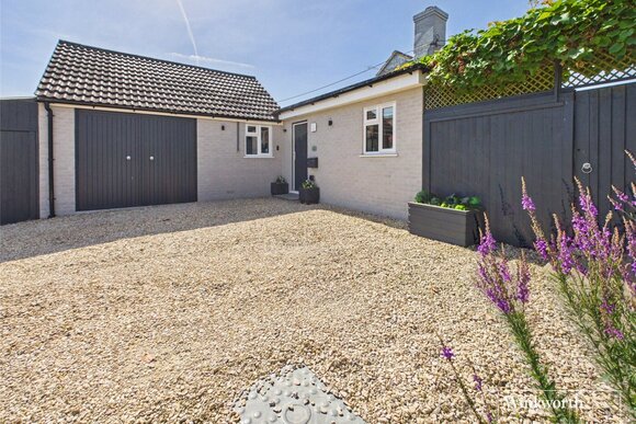Breach Square, Hungerford, RG17