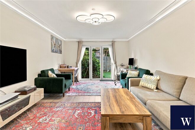 Woodberry Gardens, North Finchley, N12