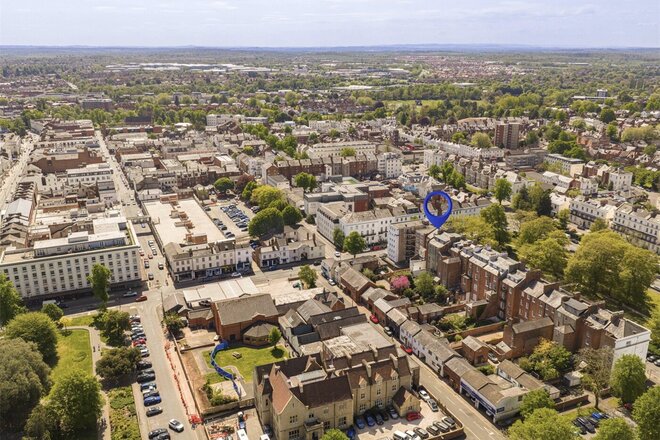 Clarendon Square, Warwickshire, CV32