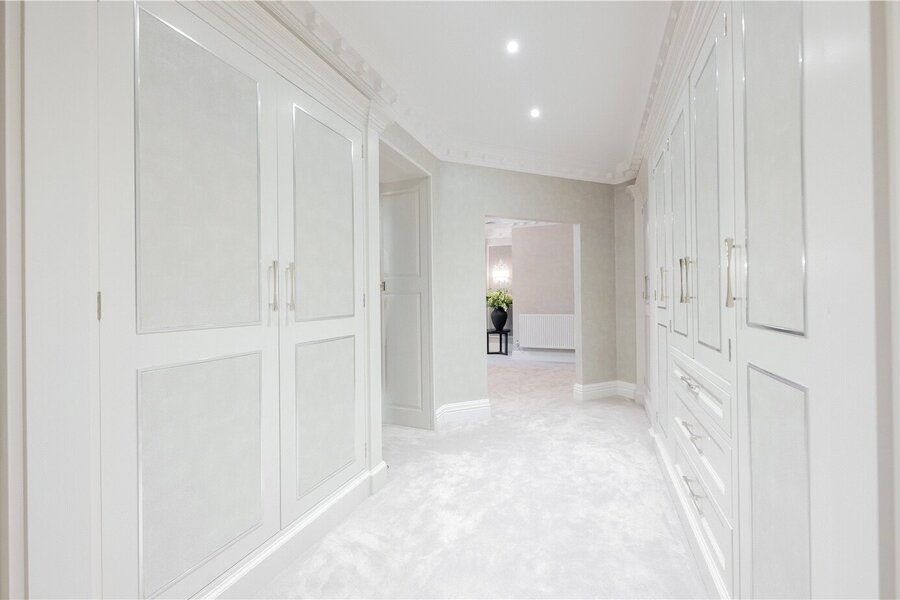 Walk-In Wardrobe