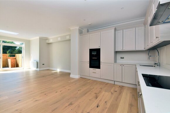 Holly Oak Close, Sutton, SM2