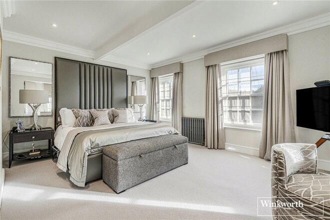 Barley Mow Road, Englefield Green, TW20
