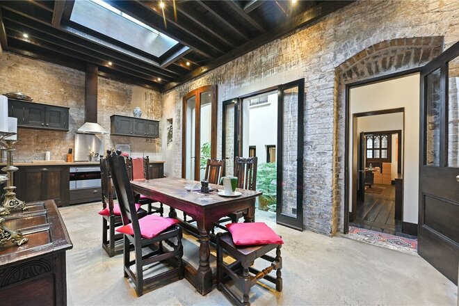 Great Russell Street, London, WC1B