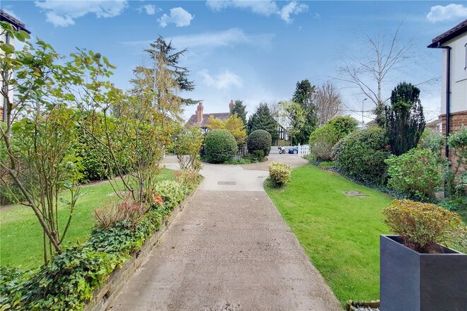 Walmers Court, Surbiton, KT5