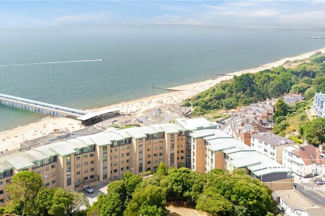Marina Close, Bournemouth, BH5