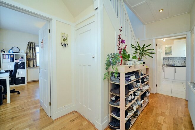 Hazlemere Gardens, Worcester Park, KT4