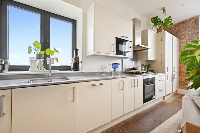 Stanley Gardens, London, W3