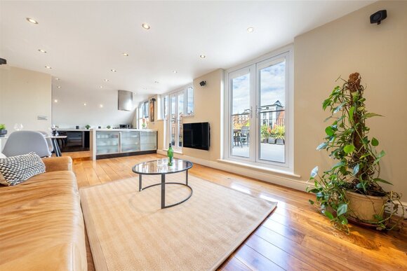 Crediton Hill, London, NW6