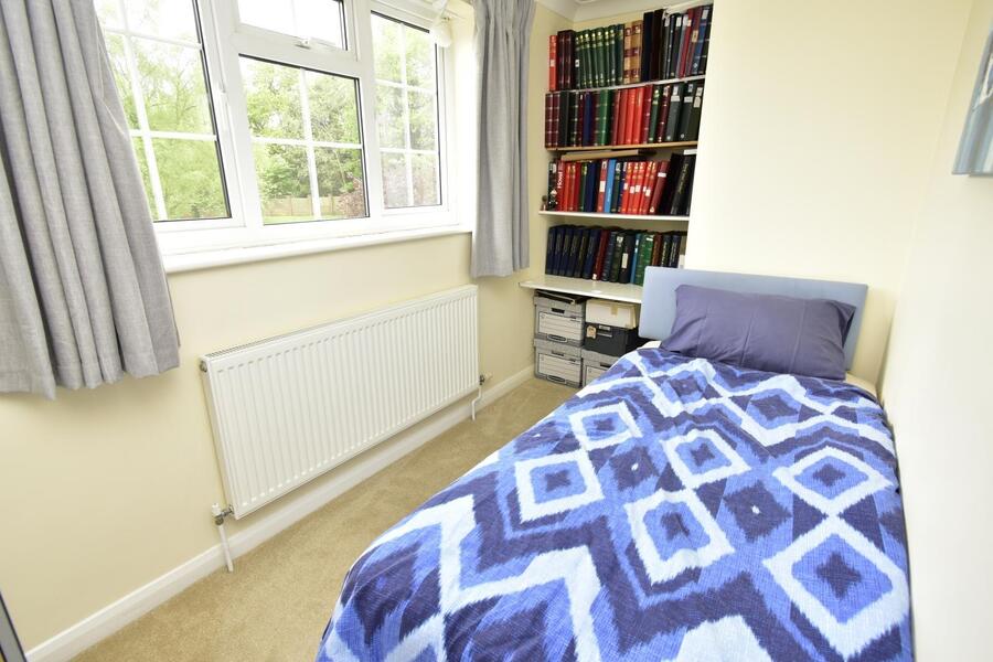 A BEDROOM 6.JPG