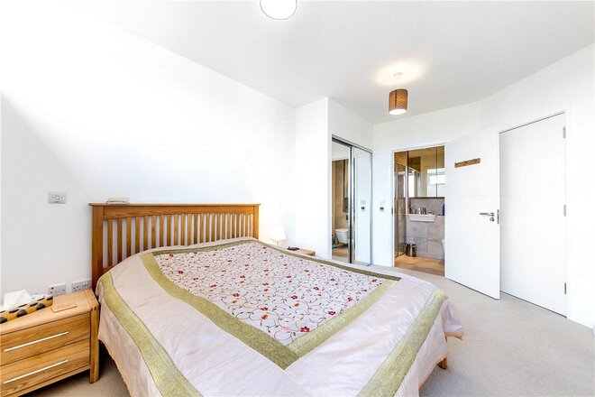 Edmunds House, London, W4