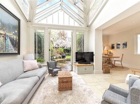 Daylesford Avenue, London, SW15