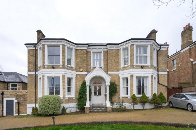 Dulwich Wood Avenue, London, SE19