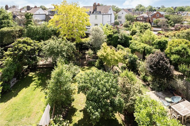Lower Common South, London, SW15