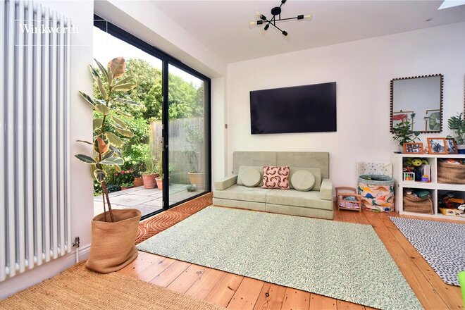 Sandringham Road, Worcester Park, KT4