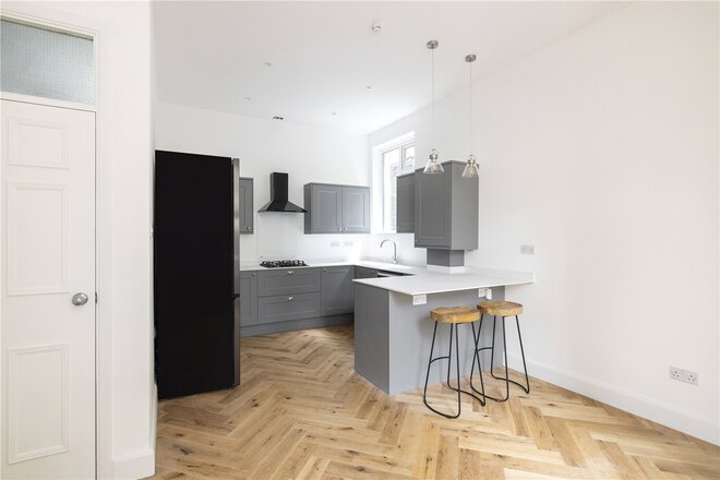 Aldrington Road, London, SW16