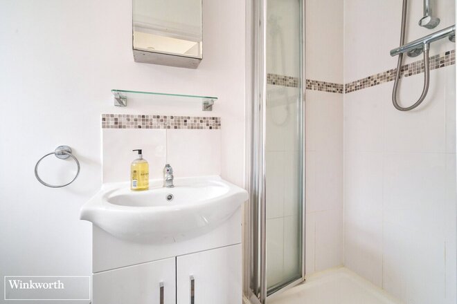 Byfleet Avenue, Basingstoke, RG24