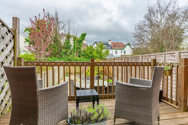 College Gate, Gloucestershire, GL53