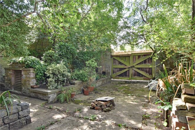Lewisham Way, Brockley, SE4