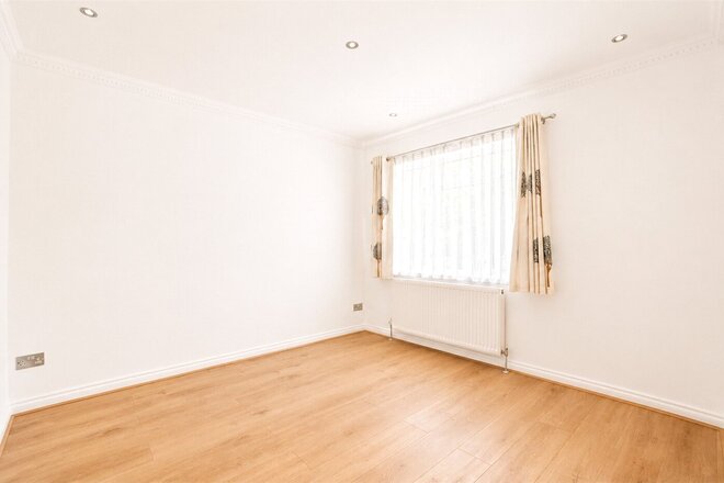 Medebourne Close, London, SE3