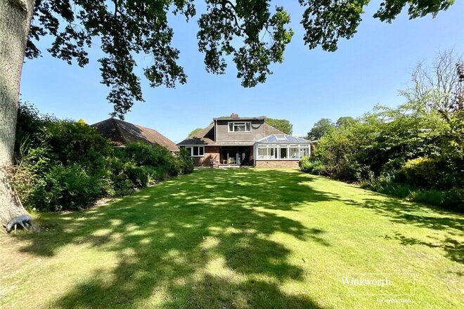 Pinewood Road, Christchurch, BH23