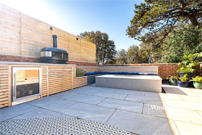 Sea Road, Bournemouth, BH5