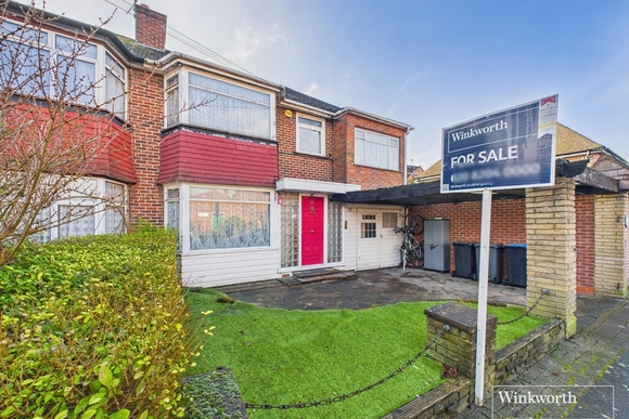 Brinkburn Gardens, Middlesex, HA8