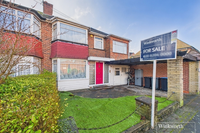 Brinkburn Gardens, Middlesex, HA8