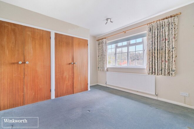 Paddock Fields, Hampshire, RG24