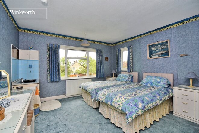 Tudor Avenue, Worcester Park, KT4