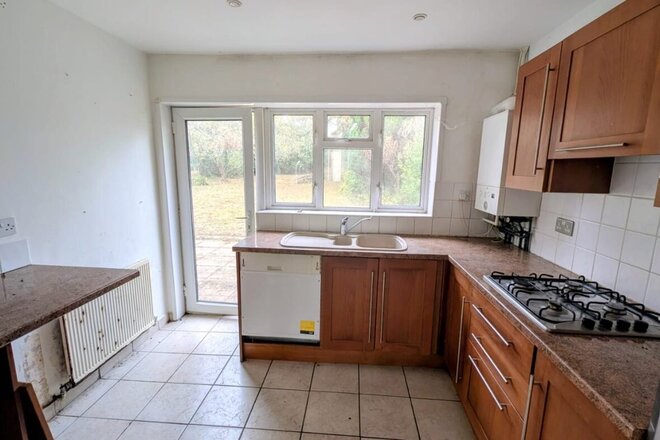 Hazelwood Avenue, Hampshire, BH25