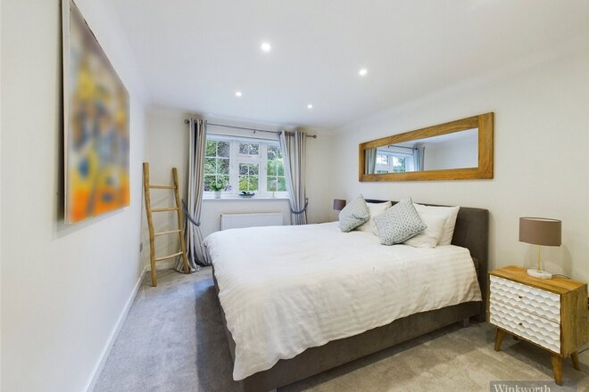 High Street, Surrey, KT10