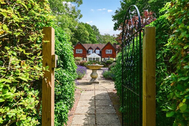 White Horse Lane, Wokingham, RG40