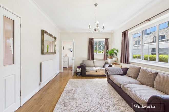Roe Lane, London, NW9