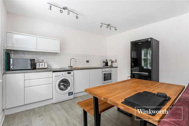 Constable Close, London, N11