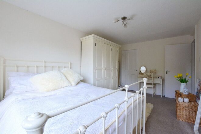 Moon Court, Lee, SE12