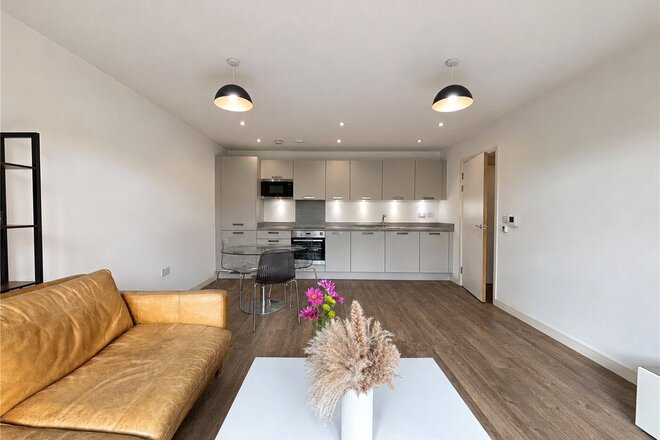 Blondin Way, London, SE16