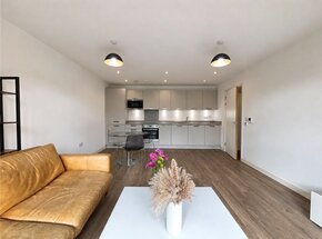 Blondin Way, London, SE16