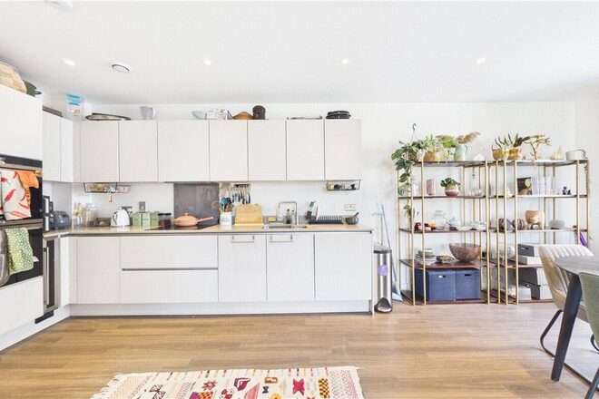 Bollo Bridge Road, London, W3