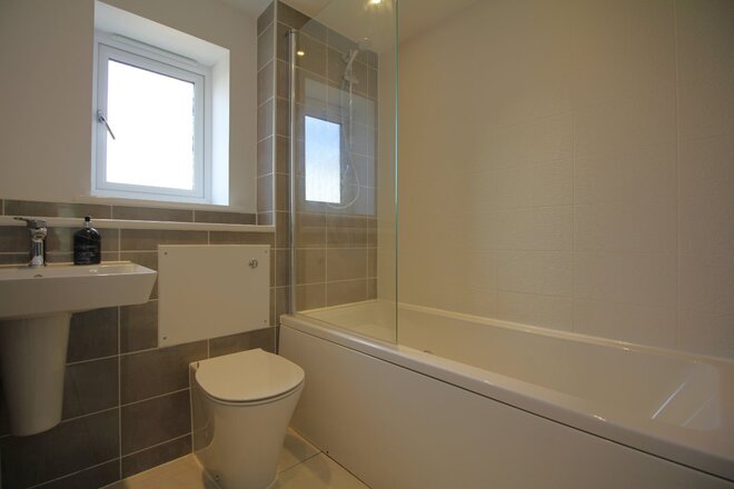 Broad Acre Road, Gloucestershire, GL52