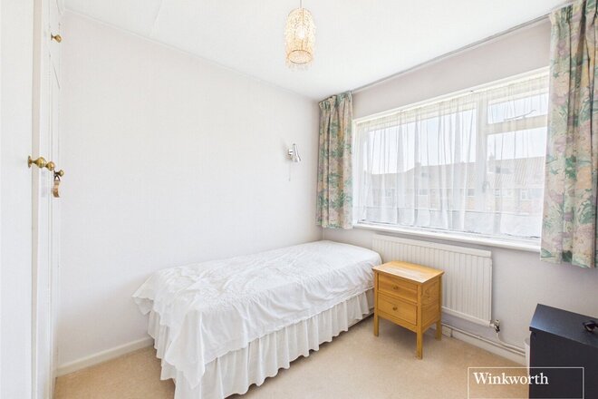 St. Peter's Court, London, NW4